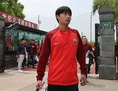 爱游戏-关于里程碑夜！上海海港复出首秀，荷甲赛前刷纪录，话题不断，更衣室氛围转暖的信息