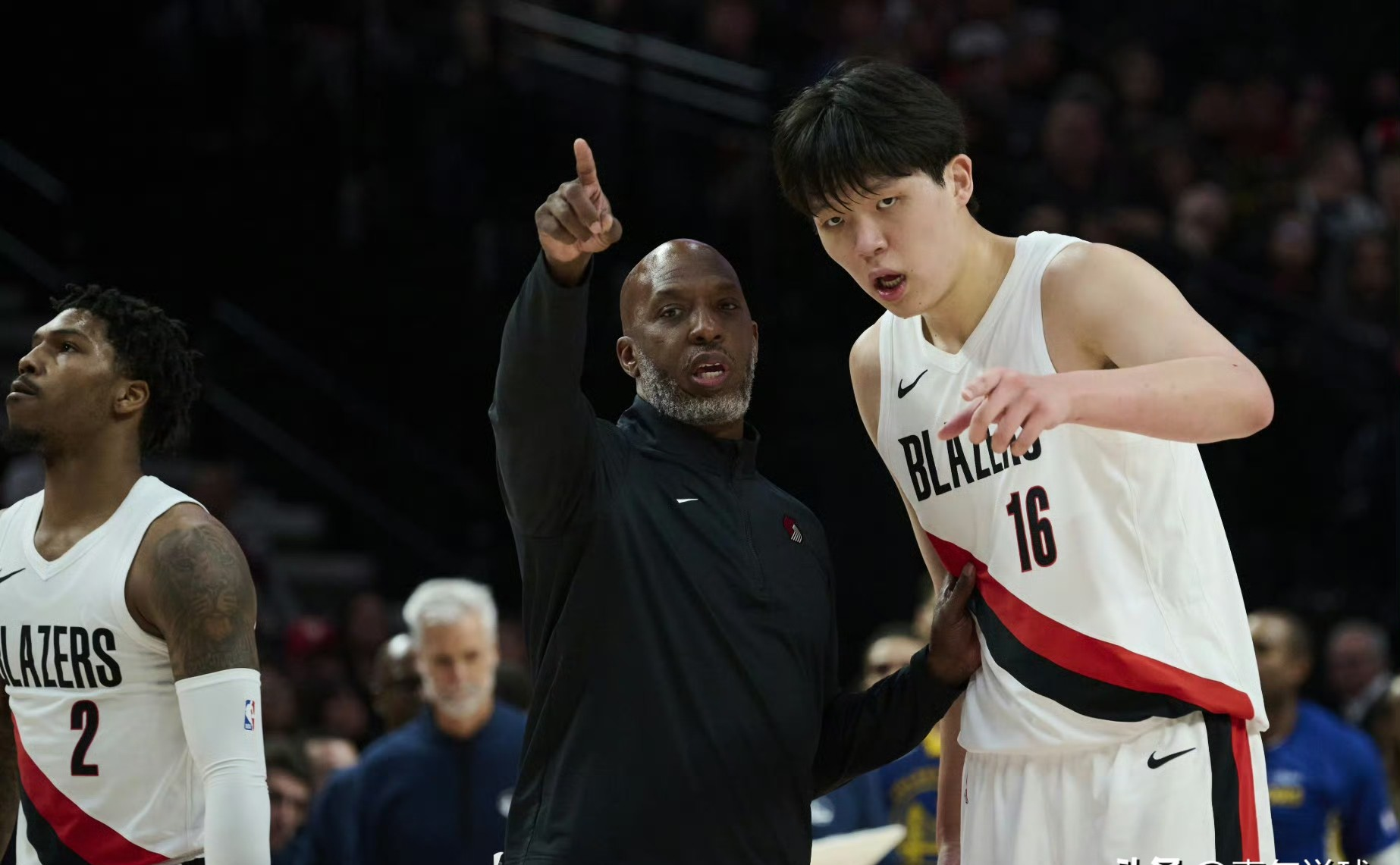 爱游戏娱乐-NBA常规赛清晨再迎强敌;波特兰开拓者绝杀压哨;主帅态度——球迷炸锅;年轻球员得到机会的简单介绍